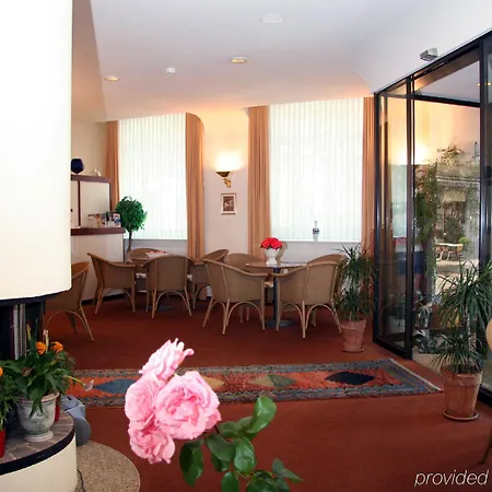 Saint Georges Hotel 2*